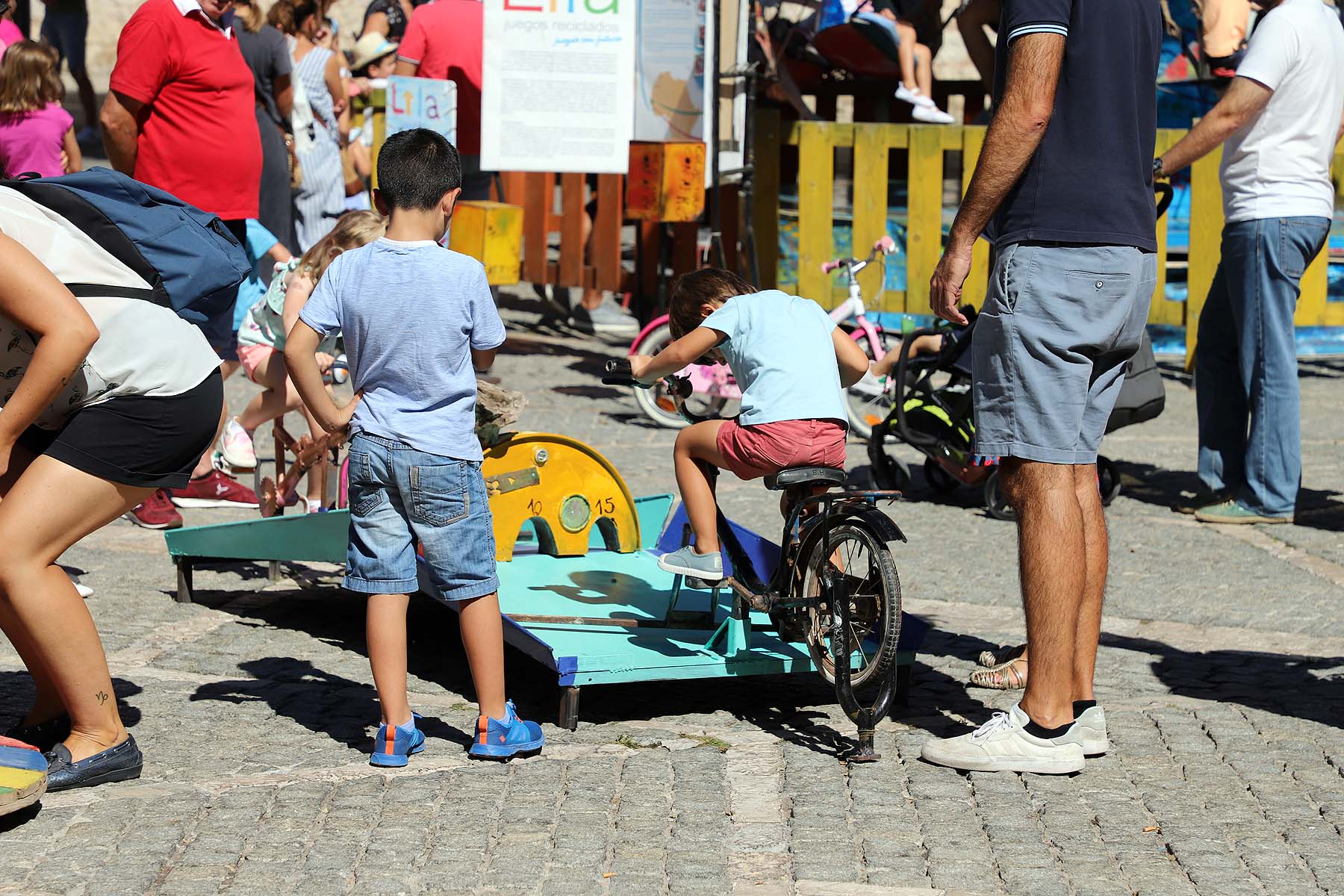 Fotos: El teatro toma la calle de Burgos