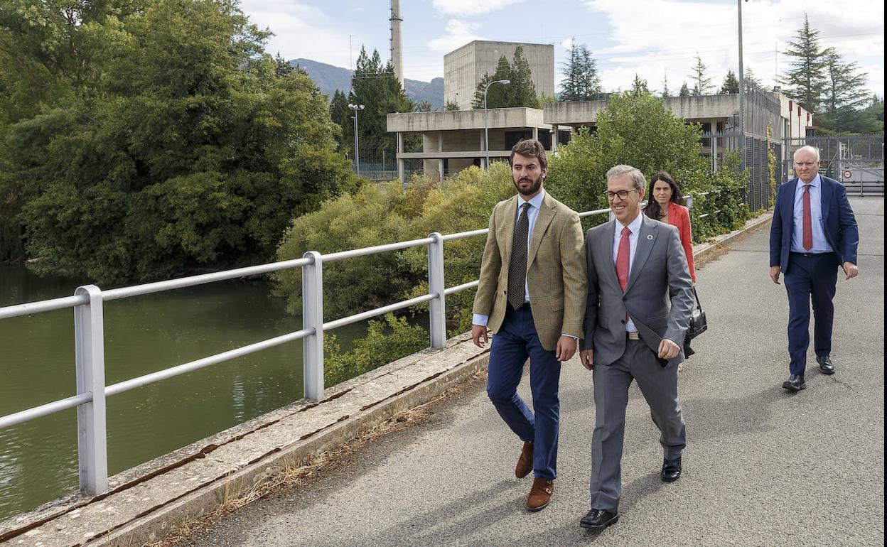 El vicepresidente de la Junta, Juan García-Gallardo, ha visitado Garoña.