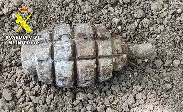 Destruyen una granada de mano hallada junto a una vivienda en el Valle de Manzanedo