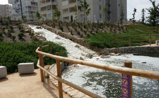 Cascada en el parque.