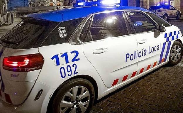 Coche patrulla de la Policía Local de Burgos.