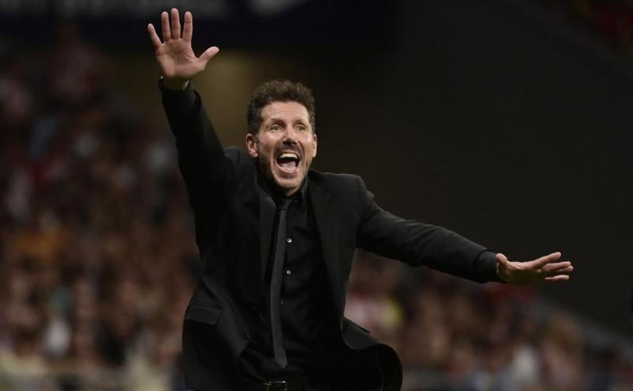 Diego Pablo Simeone, durante el derbi en el Metropolitano.