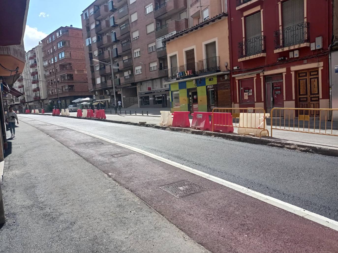 Obras de asfaltado de las aceras de la Avenida Castilla de Aranda