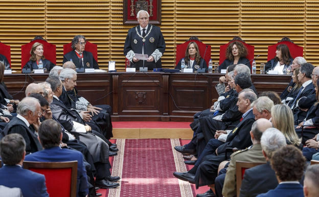 José Luis Concepción, presidente del TSJCyL, durante su discurso en la apertura del año judicial. 