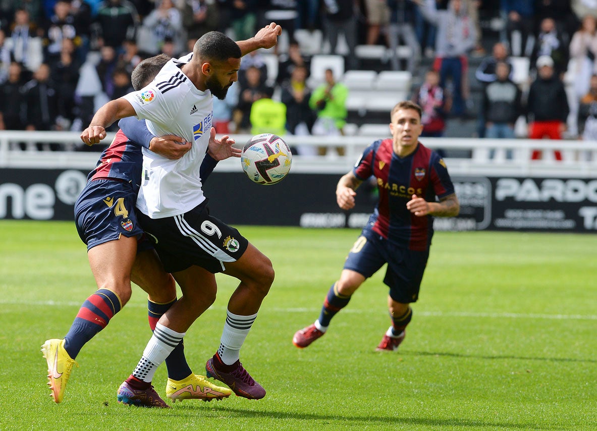 Fotos: El Burgos CF continúa imbatido