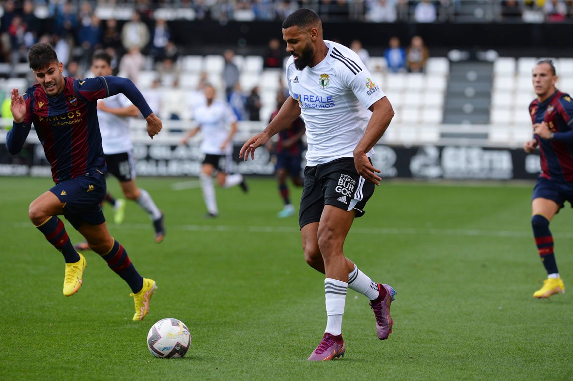 Fotos: El Burgos CF continúa imbatido