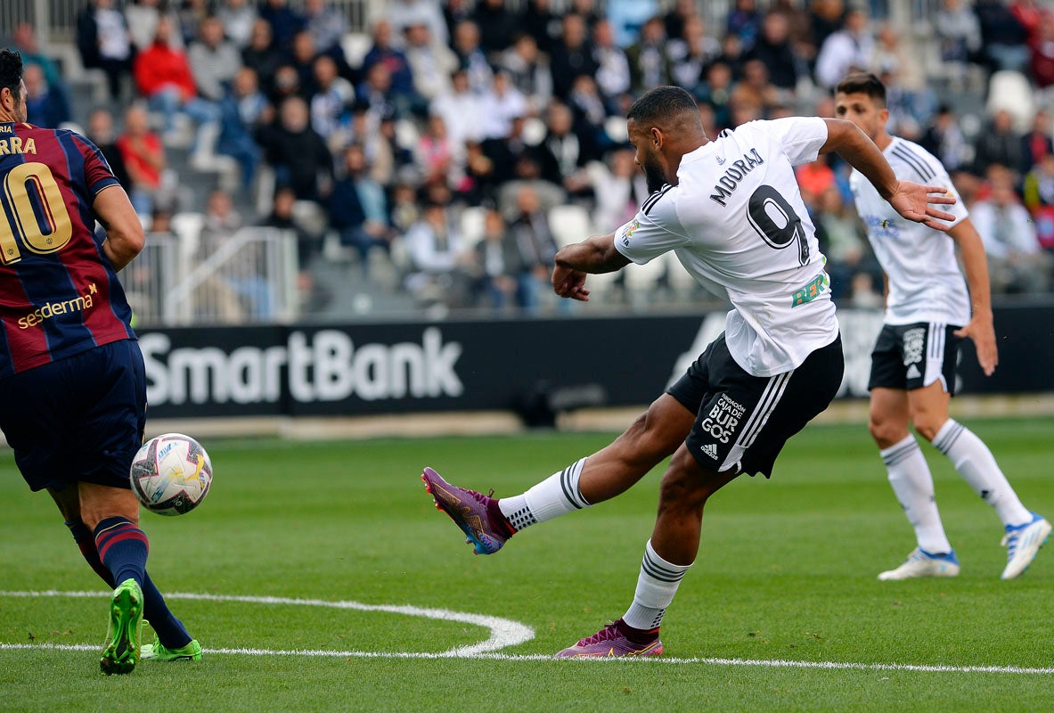 Fotos: El Burgos CF continúa imbatido