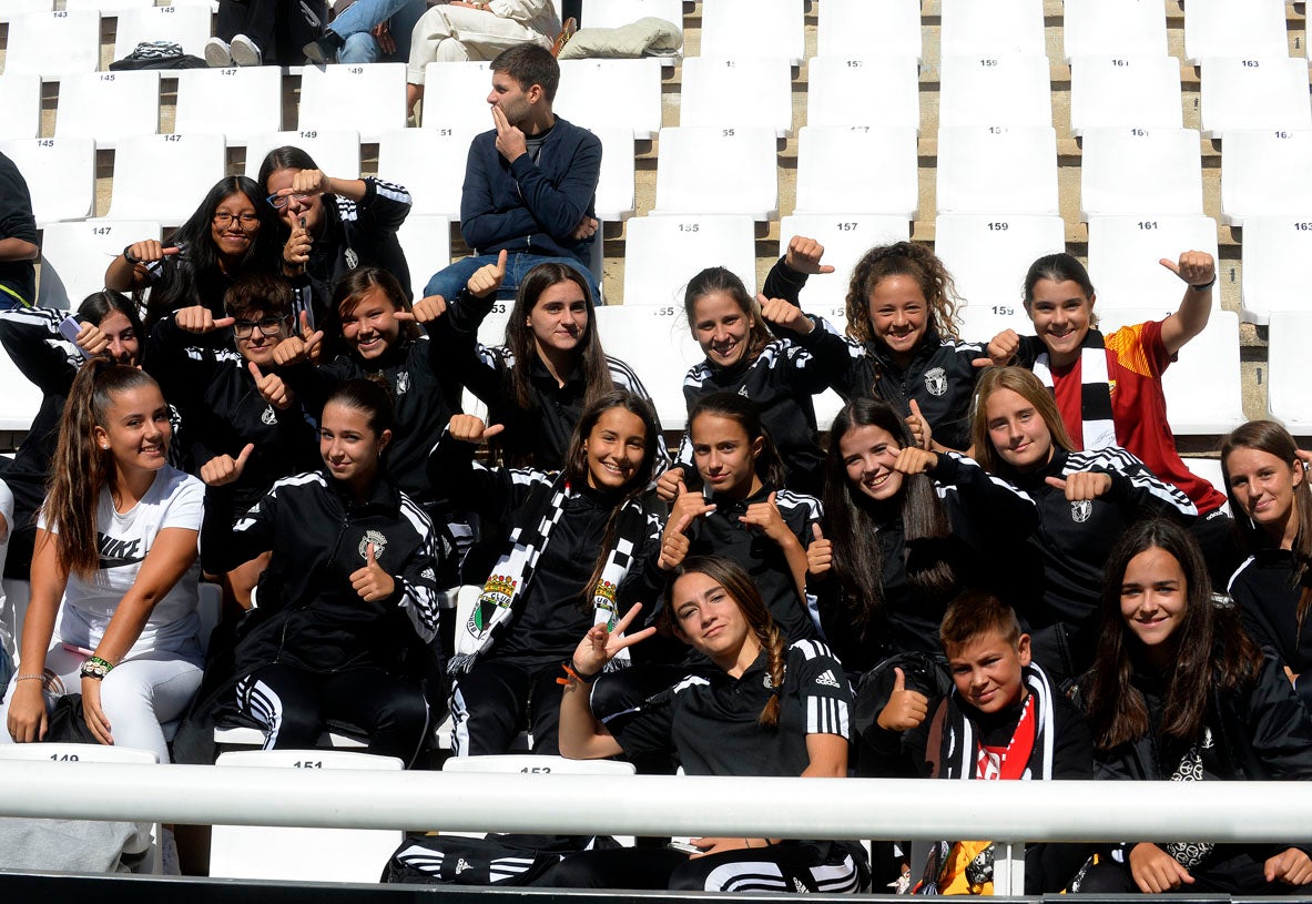 Fotos: El Burgos CF continúa imbatido