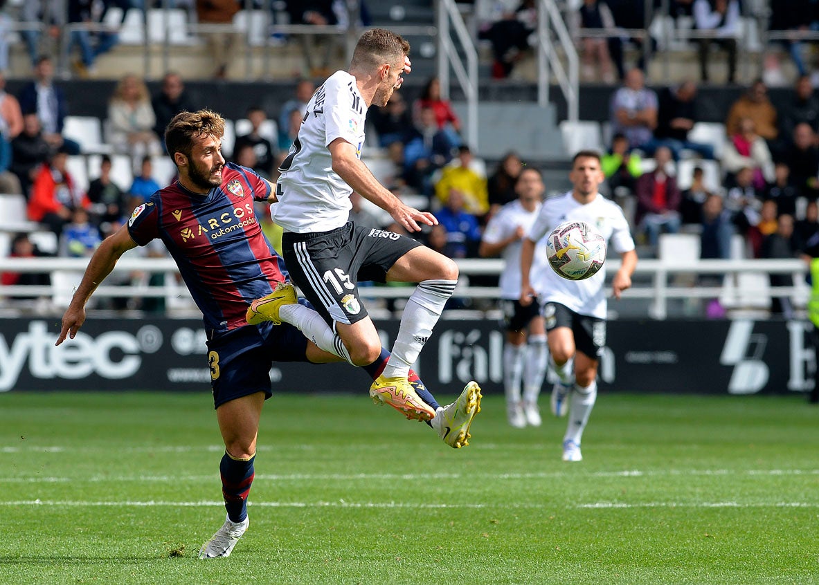 Fotos: El Burgos CF continúa imbatido