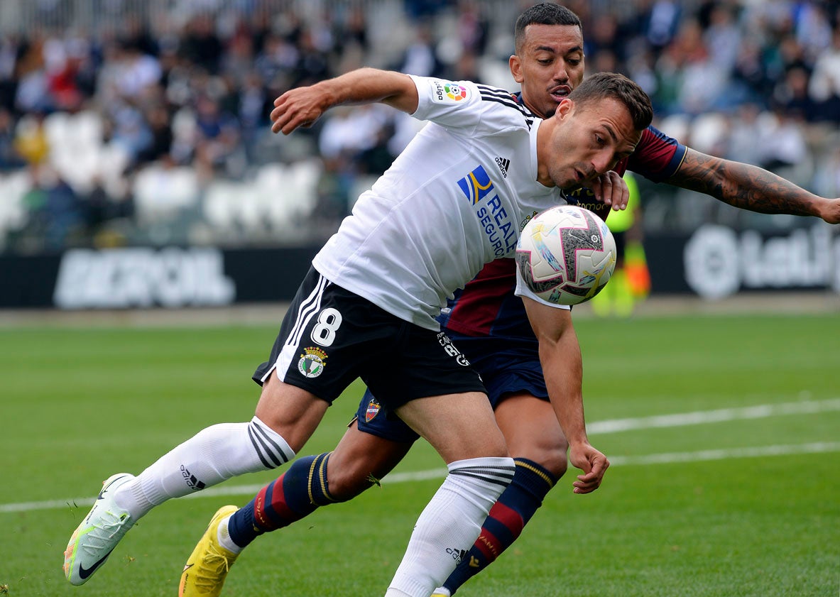 Fotos: El Burgos CF continúa imbatido