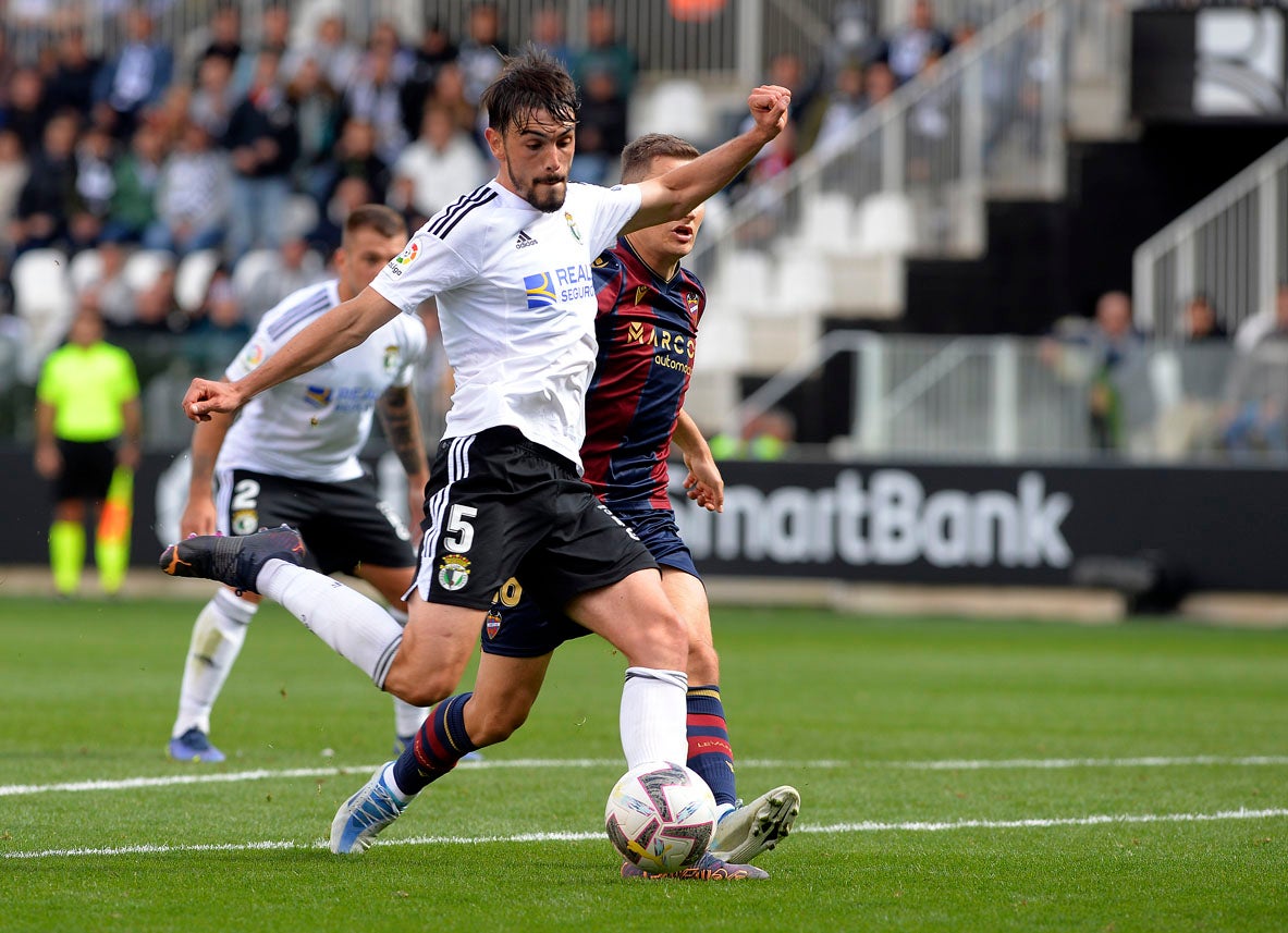 Fotos: El Burgos CF continúa imbatido