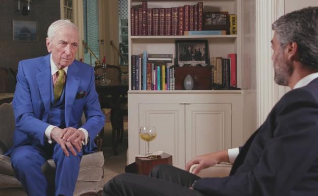 Gay Talese, en un momento de su conversación con Luis Enríquez, consejero delegado de Vocento.