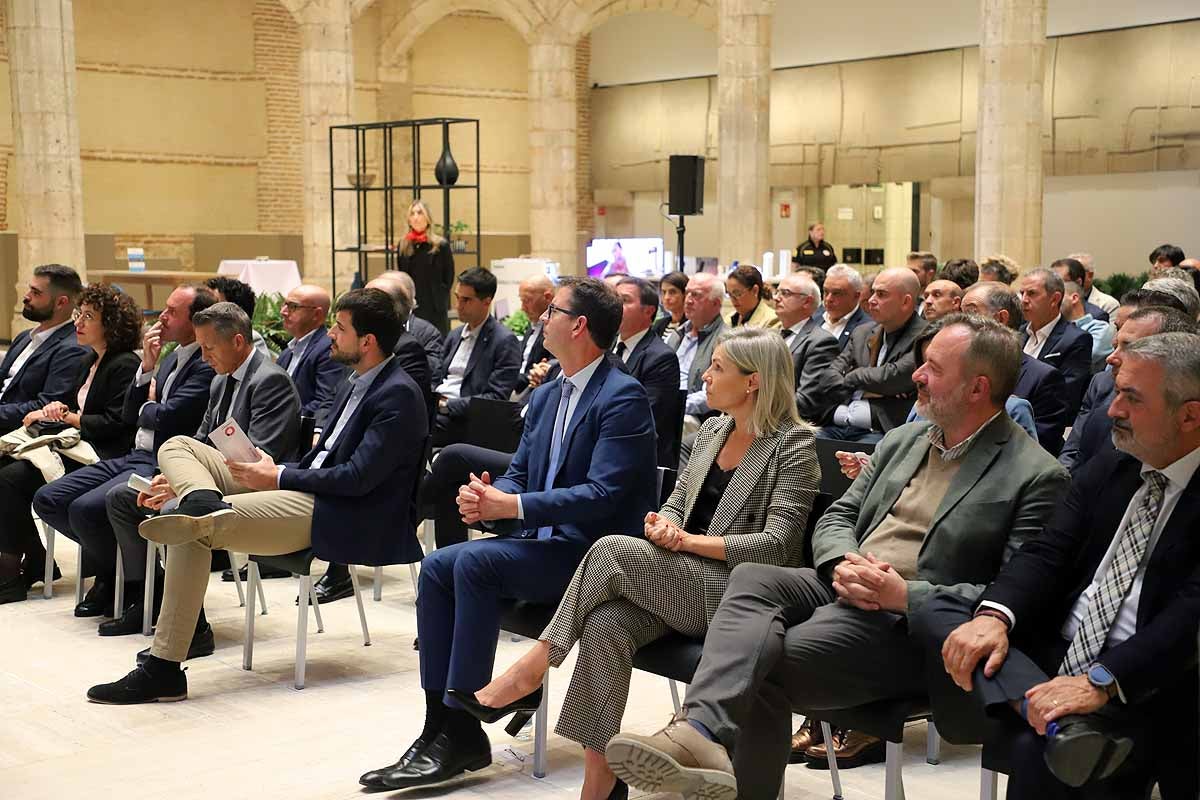 Fotos: Juan José Toribio, prestigioso y reconocido economista participa en el primer Foro Económico de BURGOSconecta