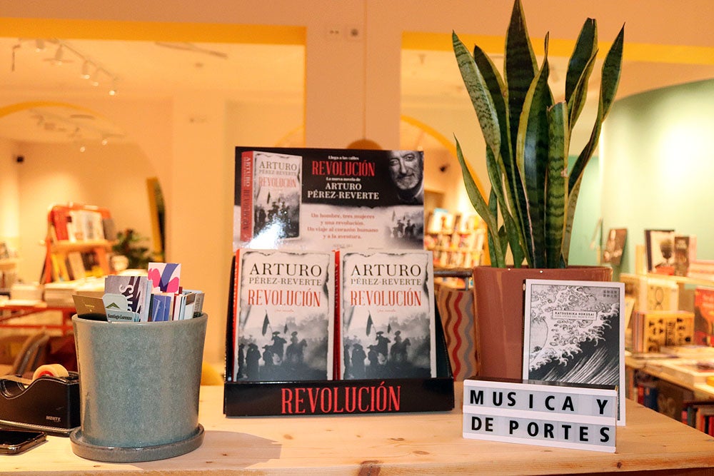 Fotos: Una nueva vida para para la librería Música y Deporte de Burgos