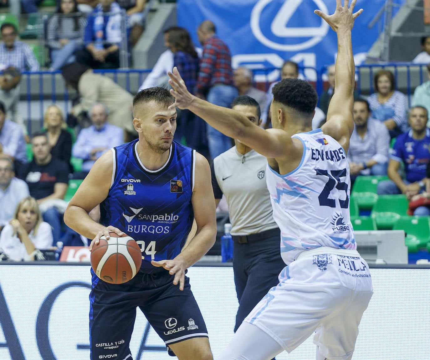 Fotos: Victoria del San Pablo frente al Melilla en su camino de regreso a ACB