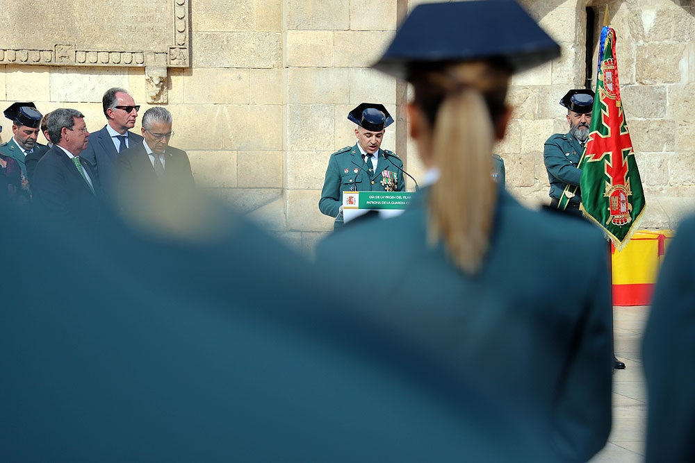 Fotos: La Guardia Civil celebra la Virgen del Pilar a los pies de la Catedral de Burgos