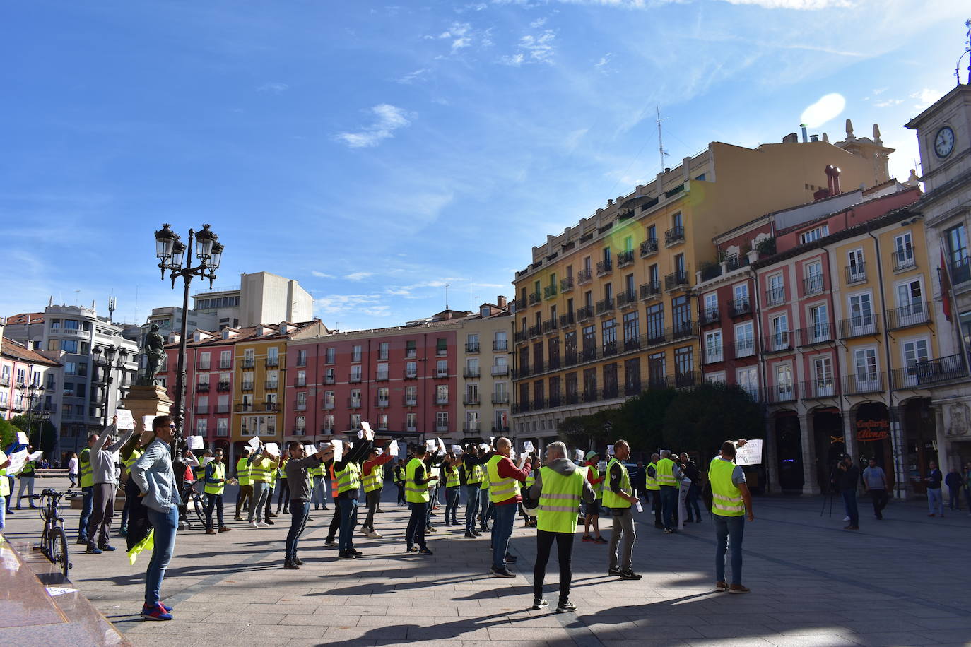 Fotos: La Policía Local de Burgos protesta frente al Ayuntamiento