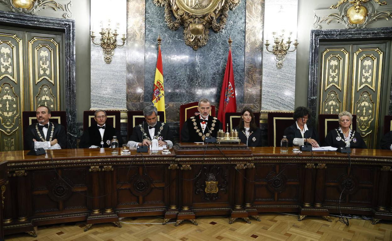 Acto de apertura del año judicial en el Supremo el 7 de septiembre, presidida por el Rey y con la presencia de la cúpula judicial y la ministra Llop. 