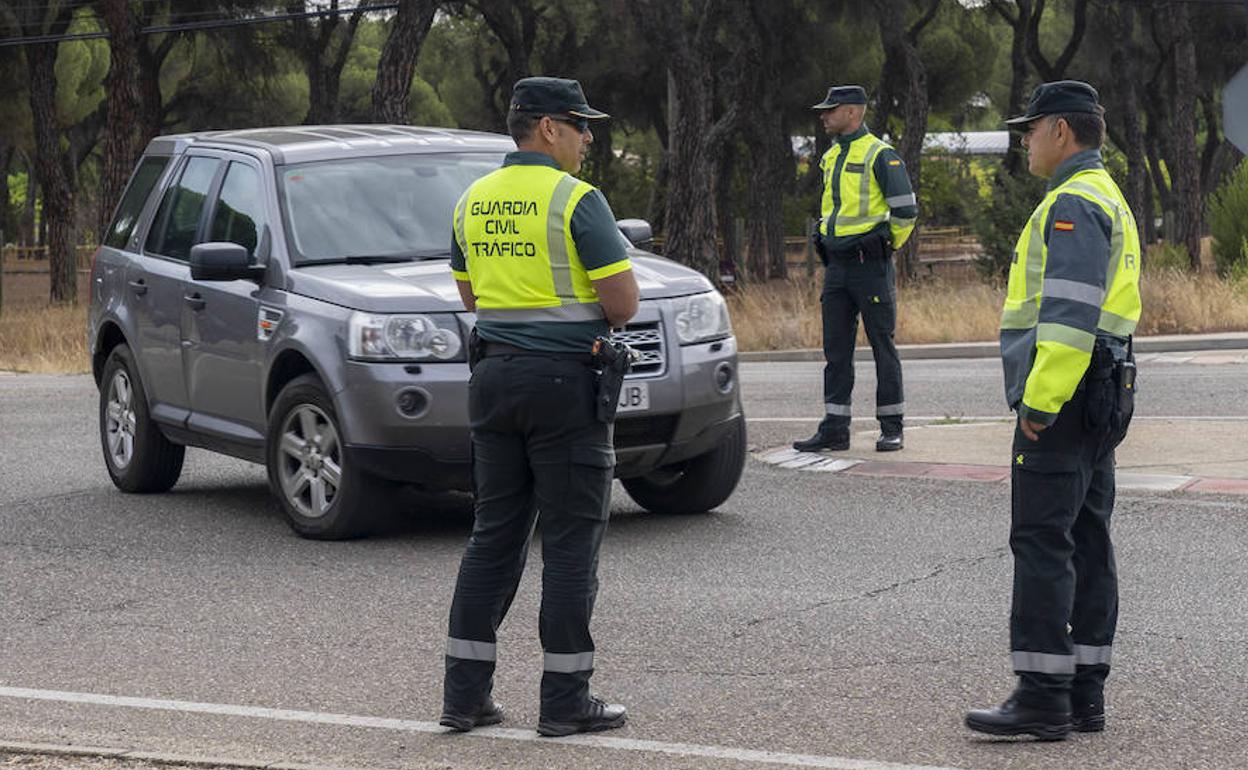 Imagen de una campaña de concienciación sobre los peligros de las conductas imprudentes al volante.