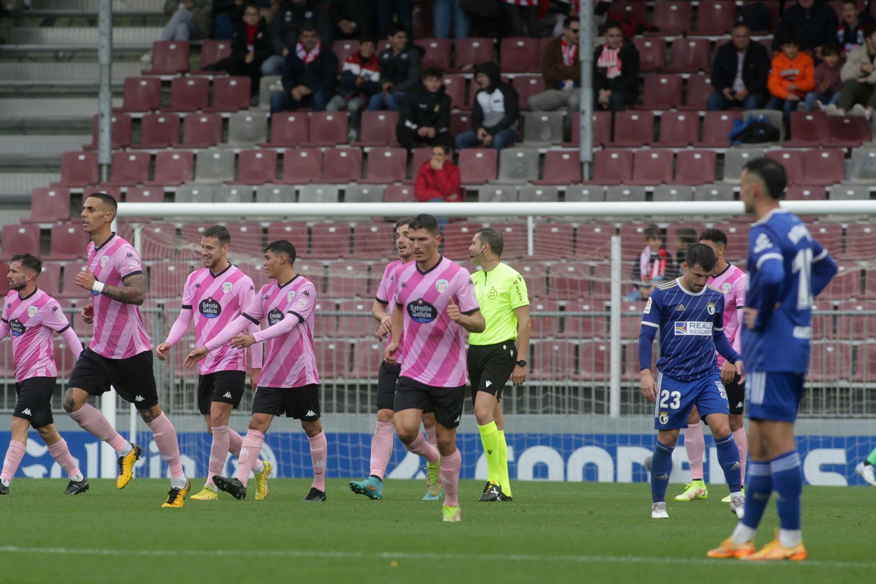 Fotos: El Burgos sufre la primera derrota de la temporada ante el Lugo