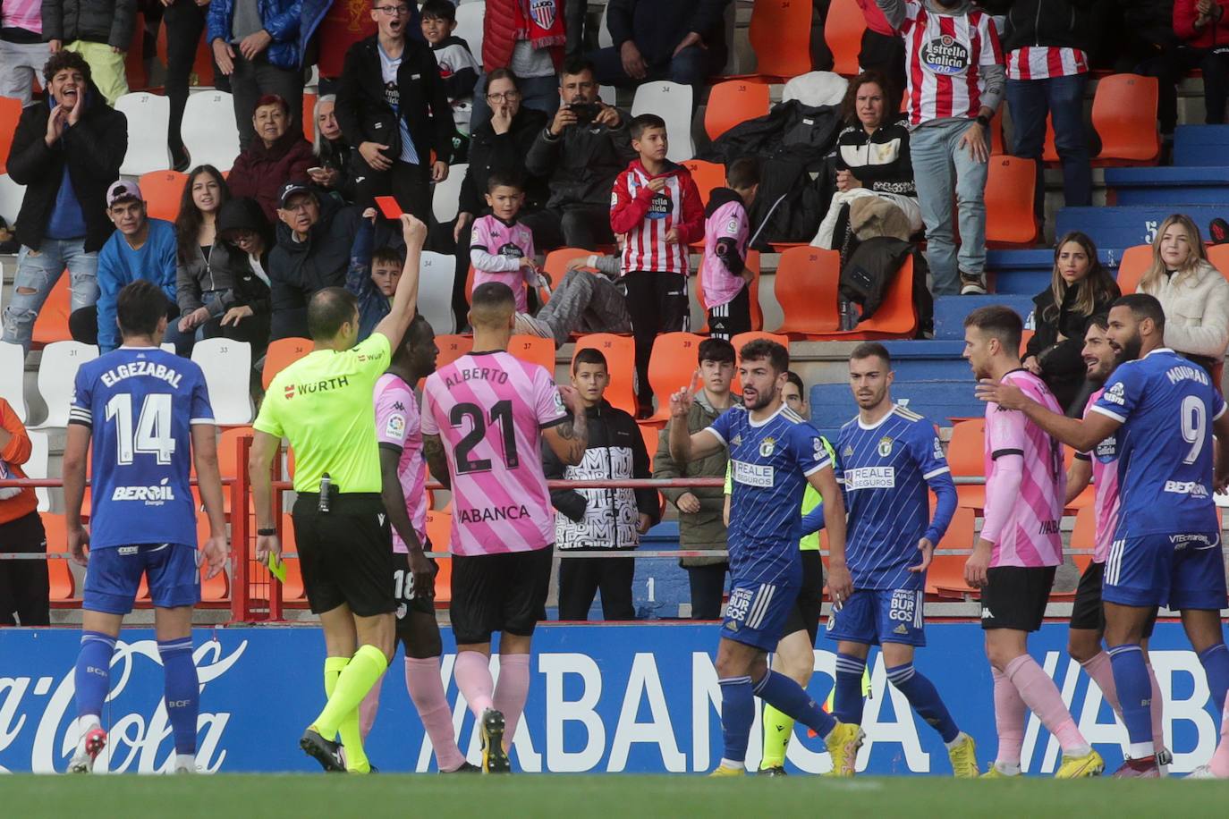 Fotos: El Burgos sufre la primera derrota de la temporada ante el Lugo