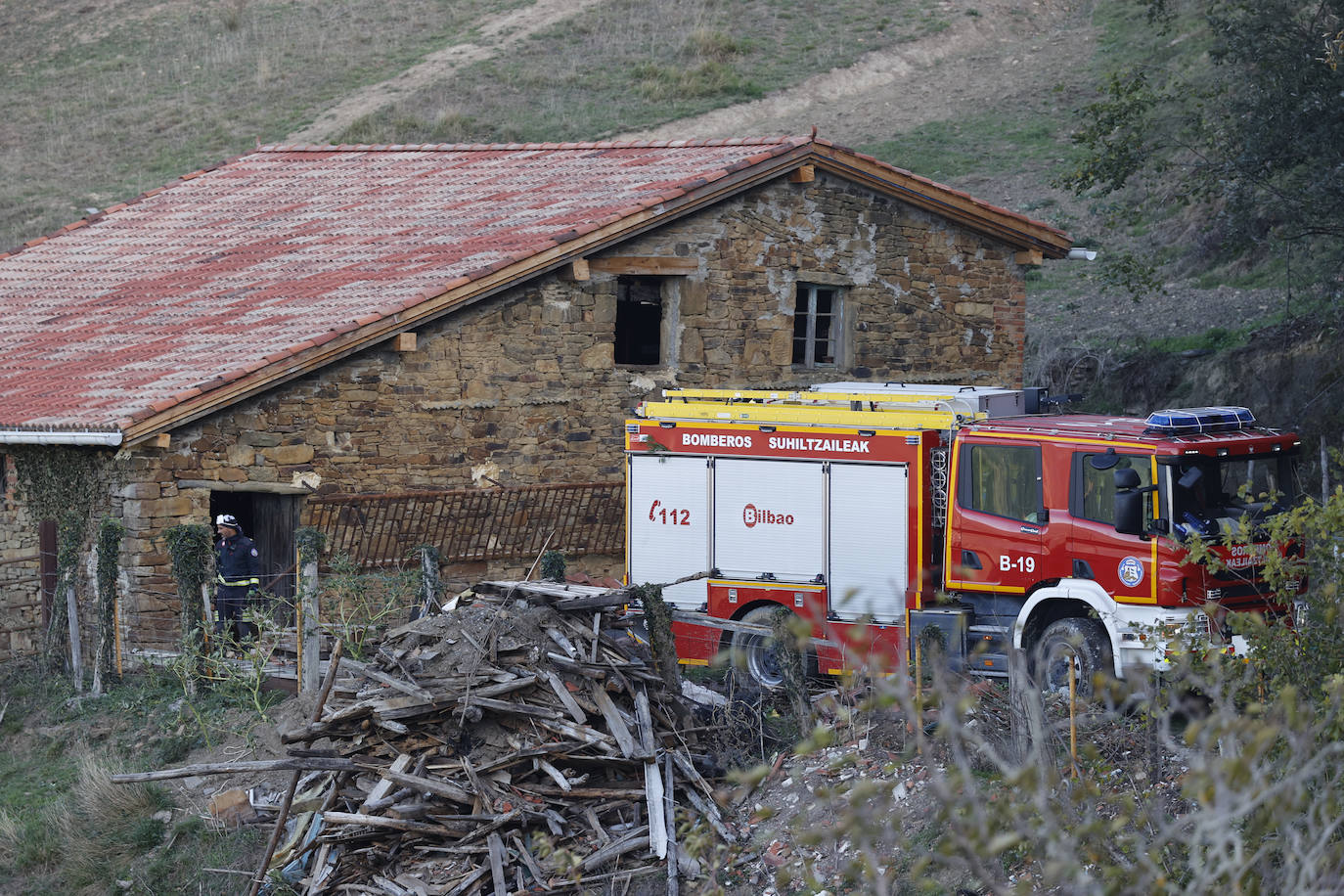 El foco más peligroso del incendio se sitúa en la provincia de Burgos. La UME ha trabajado durante toda la noche junto a un gran despliegue de medios. La mayoría de focos están controlados. 