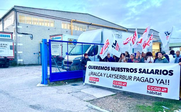 Los trabajadores de las lavanderías Rialca y Lauserbur en Burgos protestan por «impagos continuados»