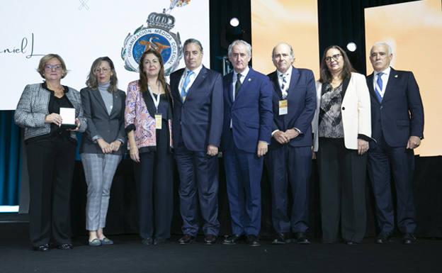 Los médicos rinde un homenaje a los 125 compañeros fallecidos durante la pandemia de COVID-19