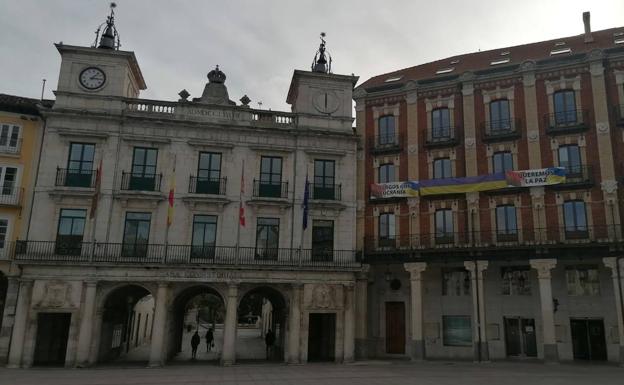 En «la cuerda floja» 250 puestos de trabajo ocupados por interinos en el Ayuntamiento de Burgos