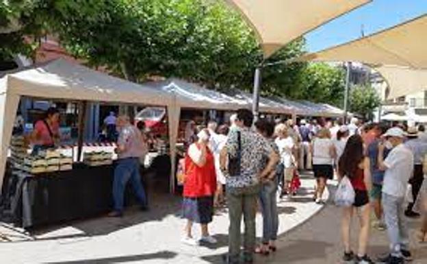 Turismo Ribereño celebra una feria agroalimentaria a favor de Cáritas