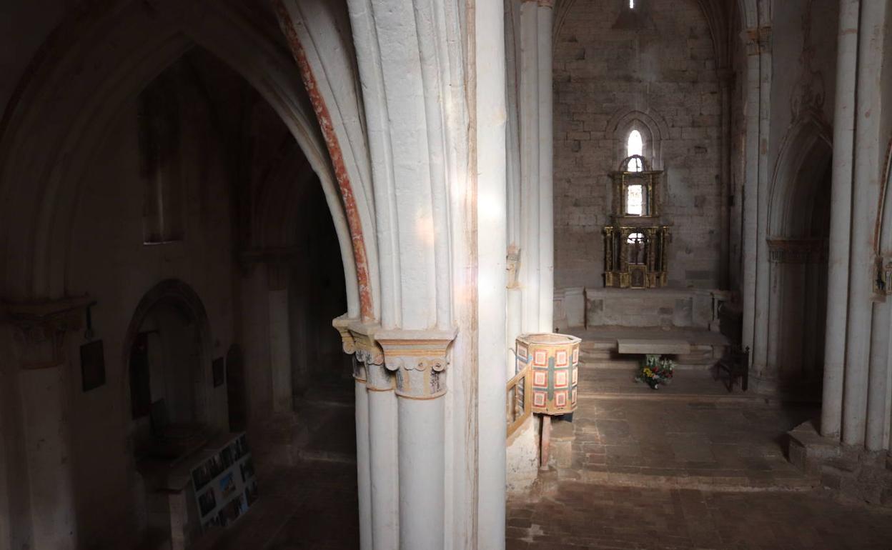 Interior de la iglesia de Villamorón. 