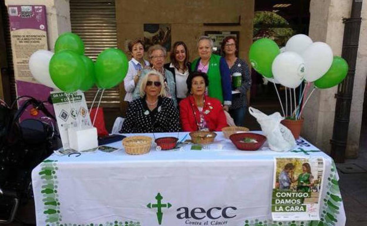 Miembros de la AECC Aranda de Duero. 