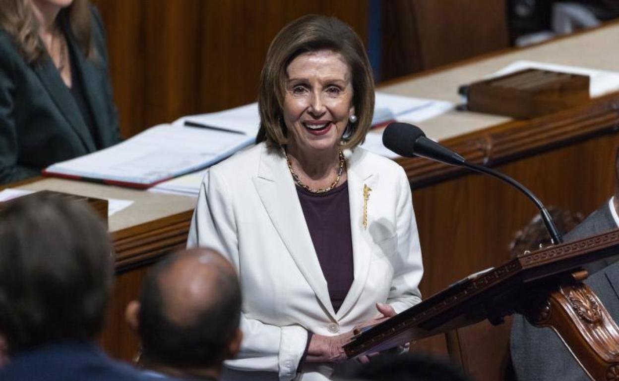 Nancy Pelosi, este jueves durante su último discurso como presidenta de la Cámara de los Representantes.