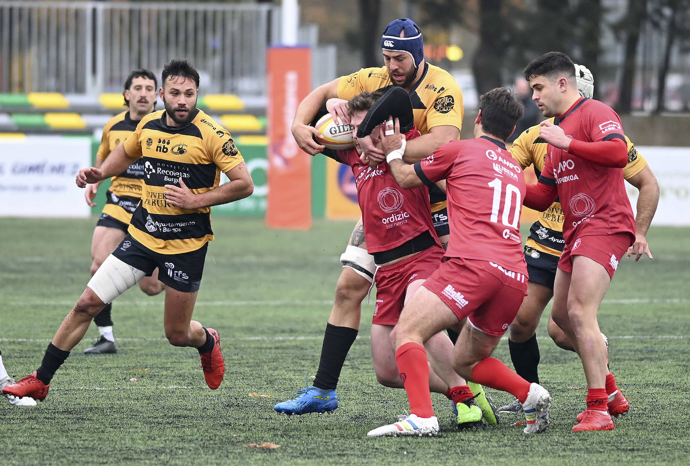 Imágnes del encuentro entre el Recoletas Burgos UBU y el Ampo Ordizia disputado este domingo en San Amaro