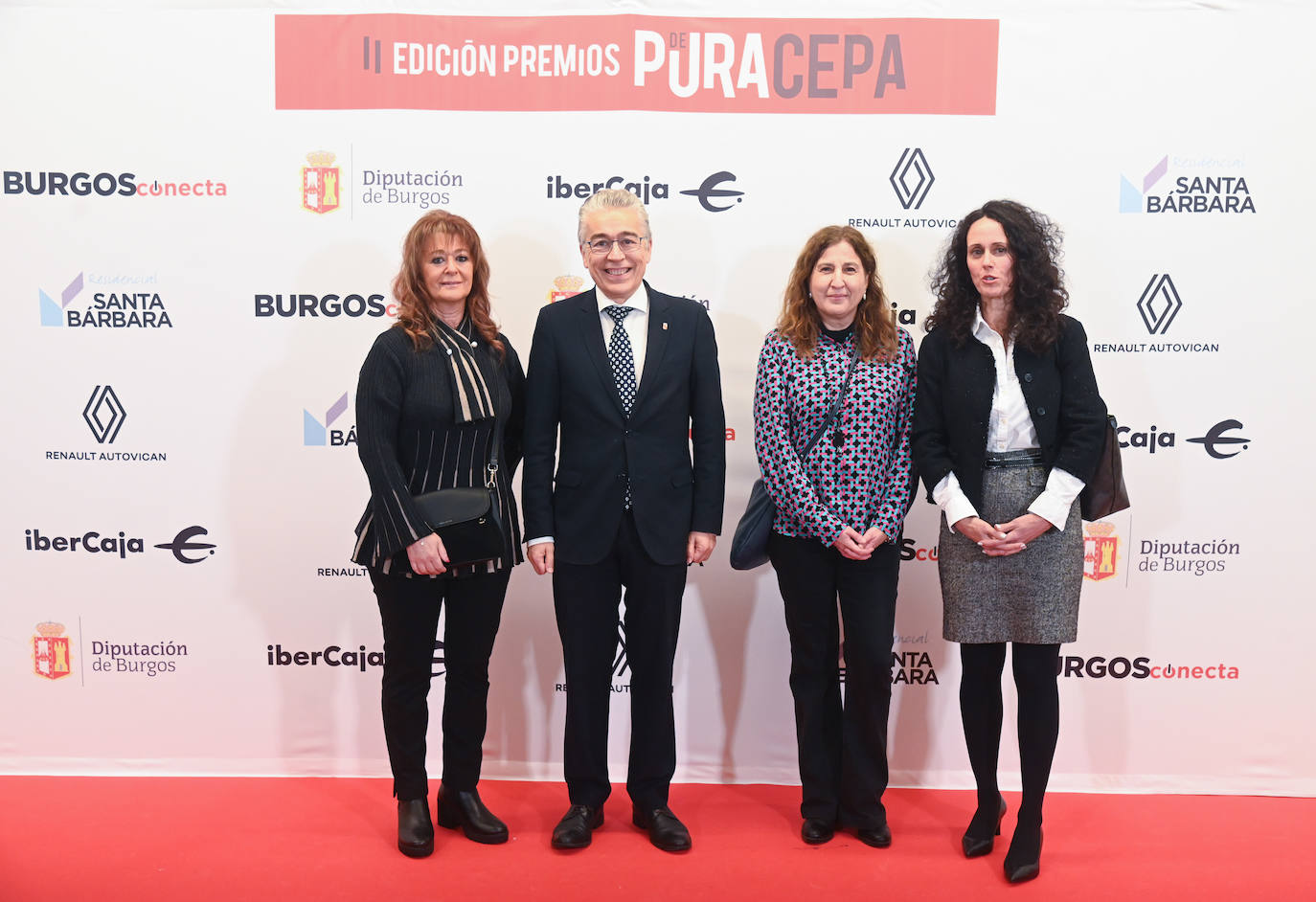 Ana Lucía Fernández, gerente del HUBU, Roberto Saiz, delegado territorial de la Junta, Marta Puente, gerente de Salud de Área, y Mónica Chicote, gerente de Atención Primaria.