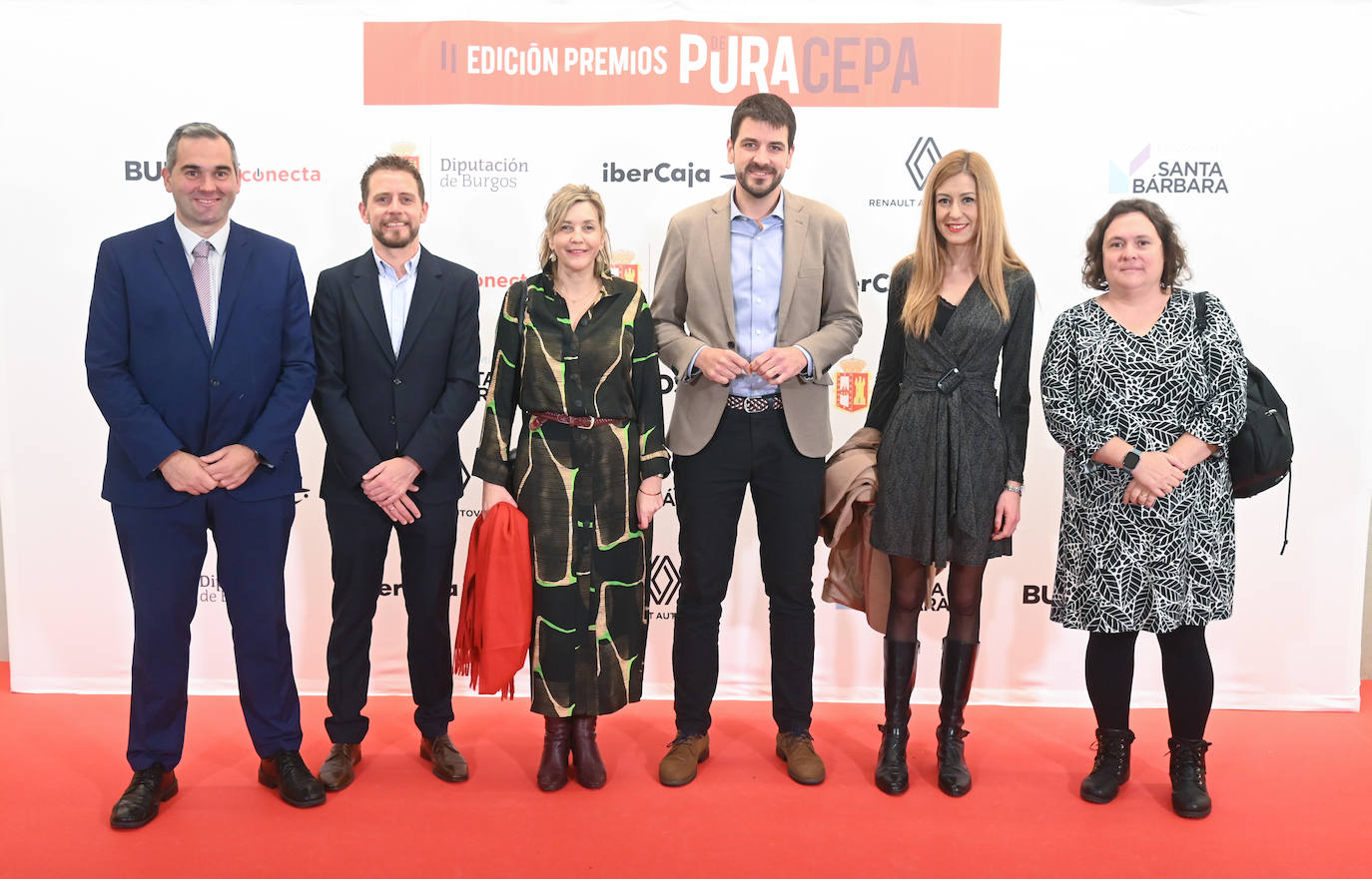 Leví Moreno, Josué Temiño, Sonia Rodríguez, David Jurado , Aitana Hernando, Montserrat Cantera, concejales del PSOE en Burgos y alcaldesa y concejala de Miranda de Ebro.