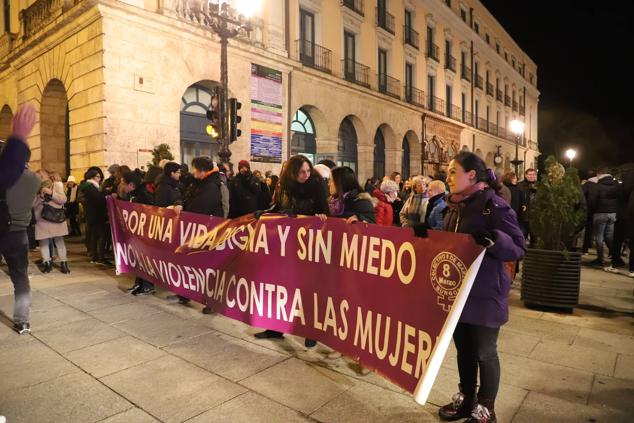 Fotos: El centro de Burgos se llena contra la violencia de género