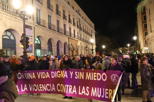 Fotos: El centro de Burgos se llena contra la violencia de género