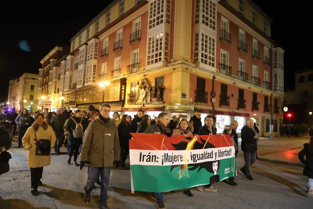 Fotos: El centro de Burgos se llena contra la violencia de género