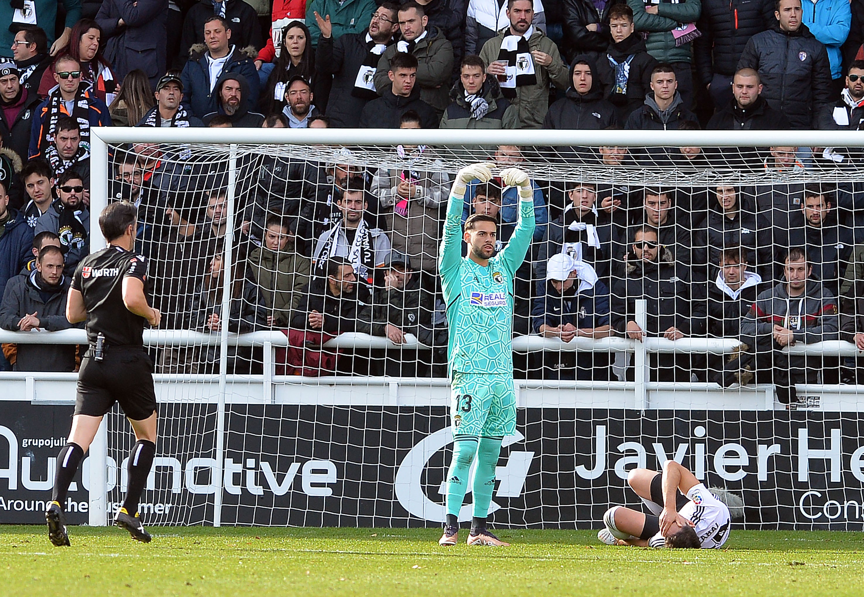 Fotos: El Burgos CF suma un punto en el último suspiro ante el Real Zaragoza