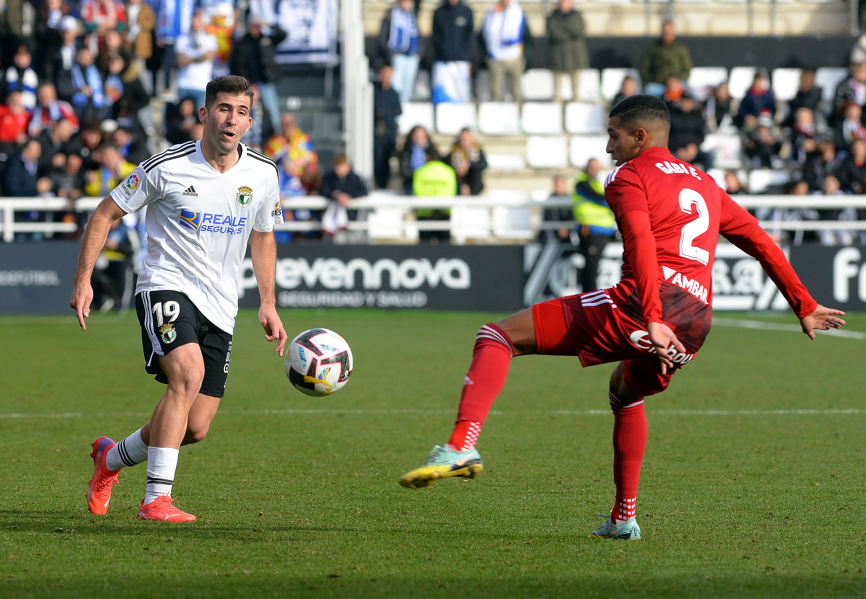 Fotos: El Burgos CF suma un punto en el último suspiro ante el Real Zaragoza