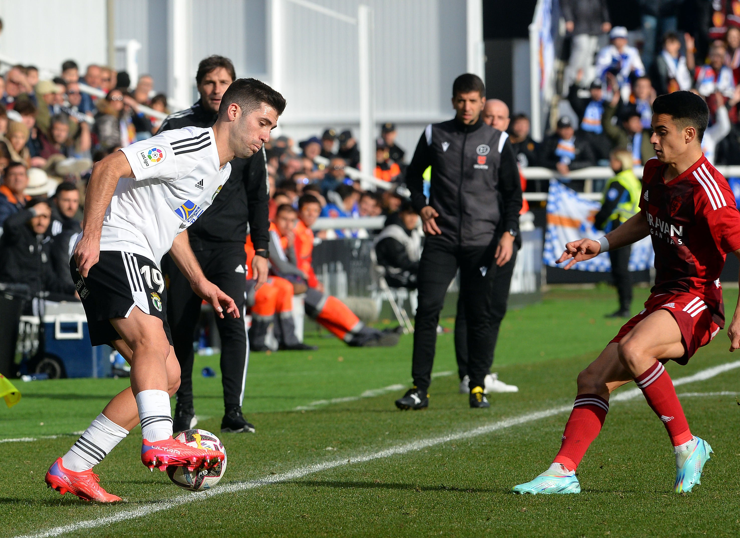 Fotos: El Burgos CF suma un punto en el último suspiro ante el Real Zaragoza