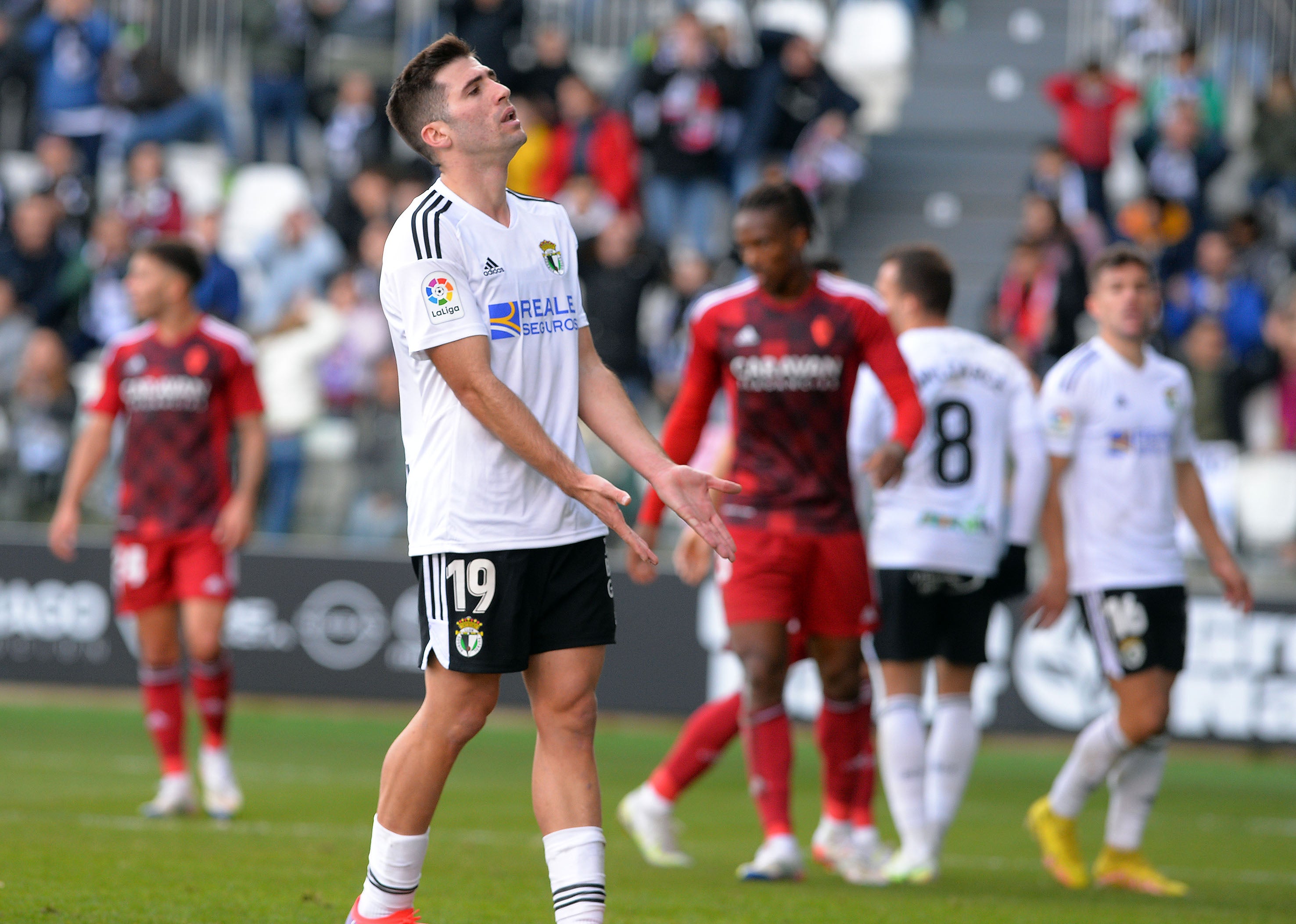 Fotos: El Burgos CF suma un punto en el último suspiro ante el Real Zaragoza