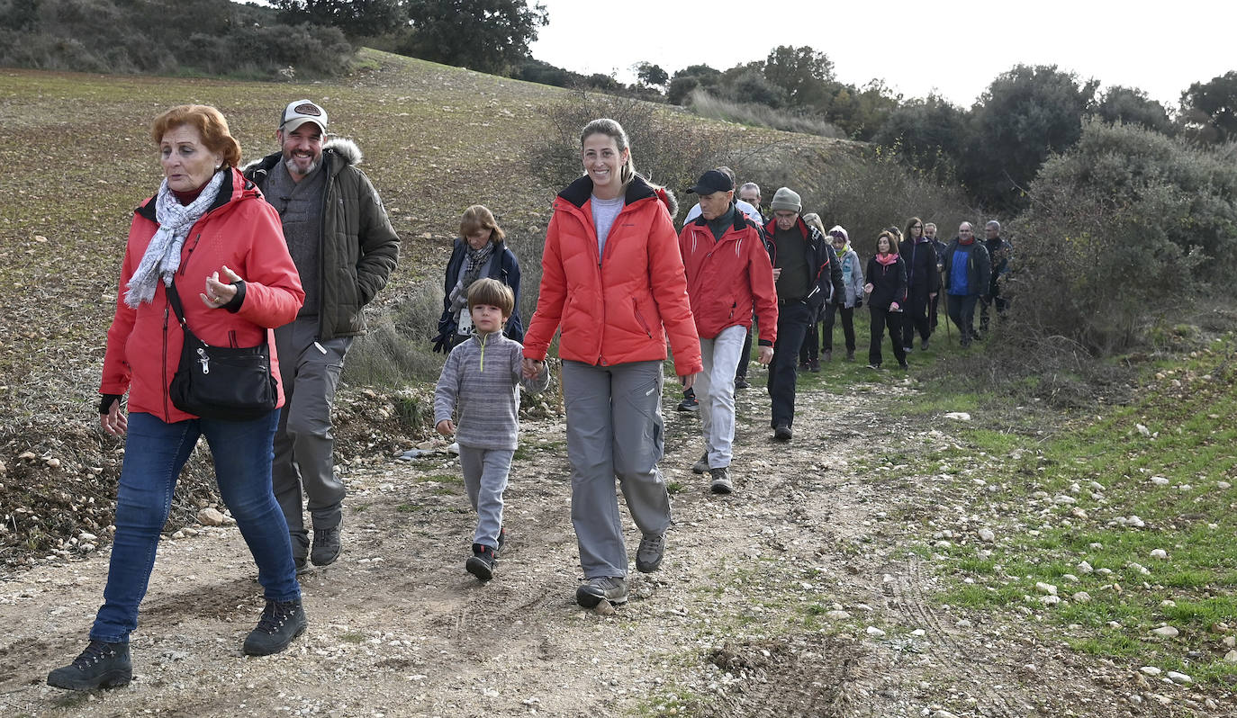 Fotos: Marcha en conmemoración del XXII aniversario de los yacimientos de Atapuerca como Patrimonio de la Humanidad