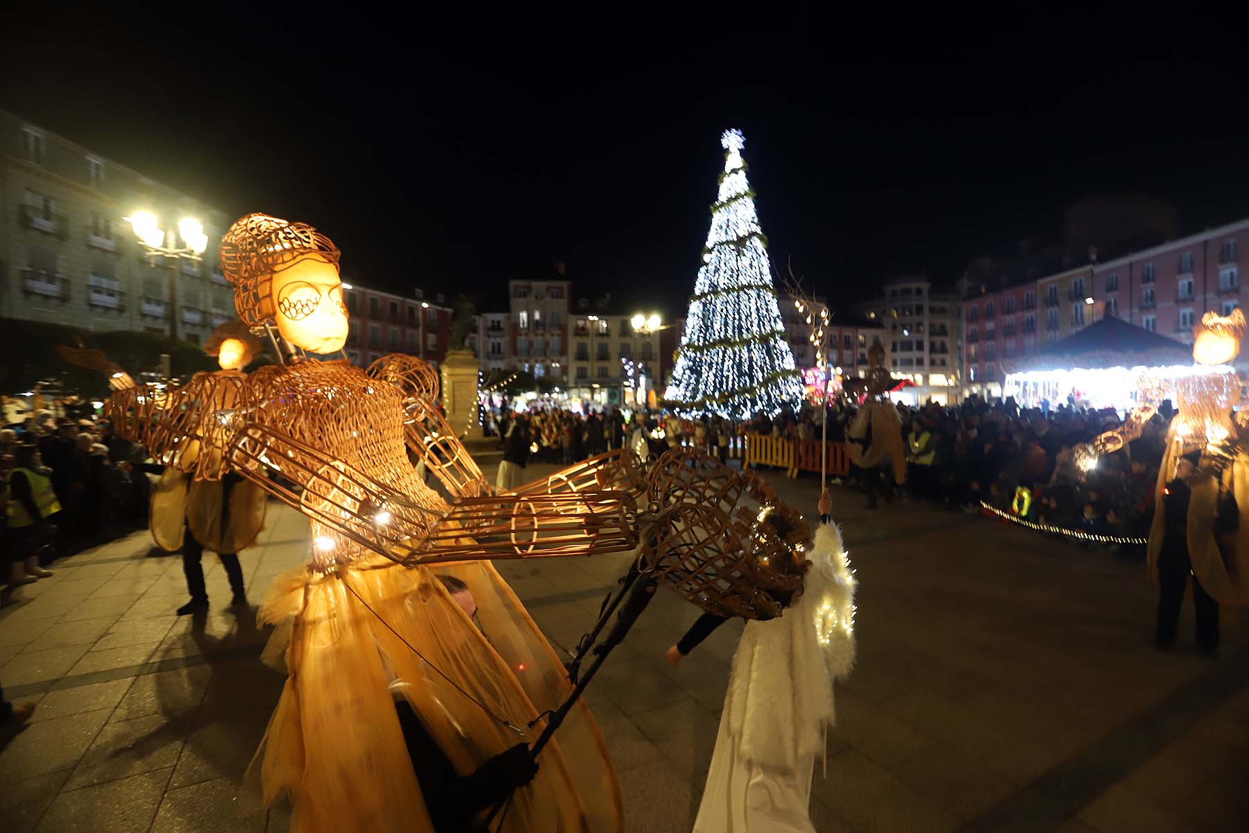 Fotos: Burgos da la bienvenida a la Navidad