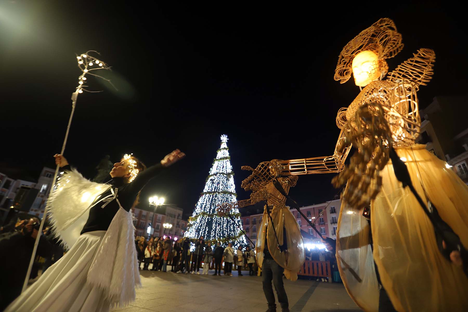 Fotos: Burgos da la bienvenida a la Navidad