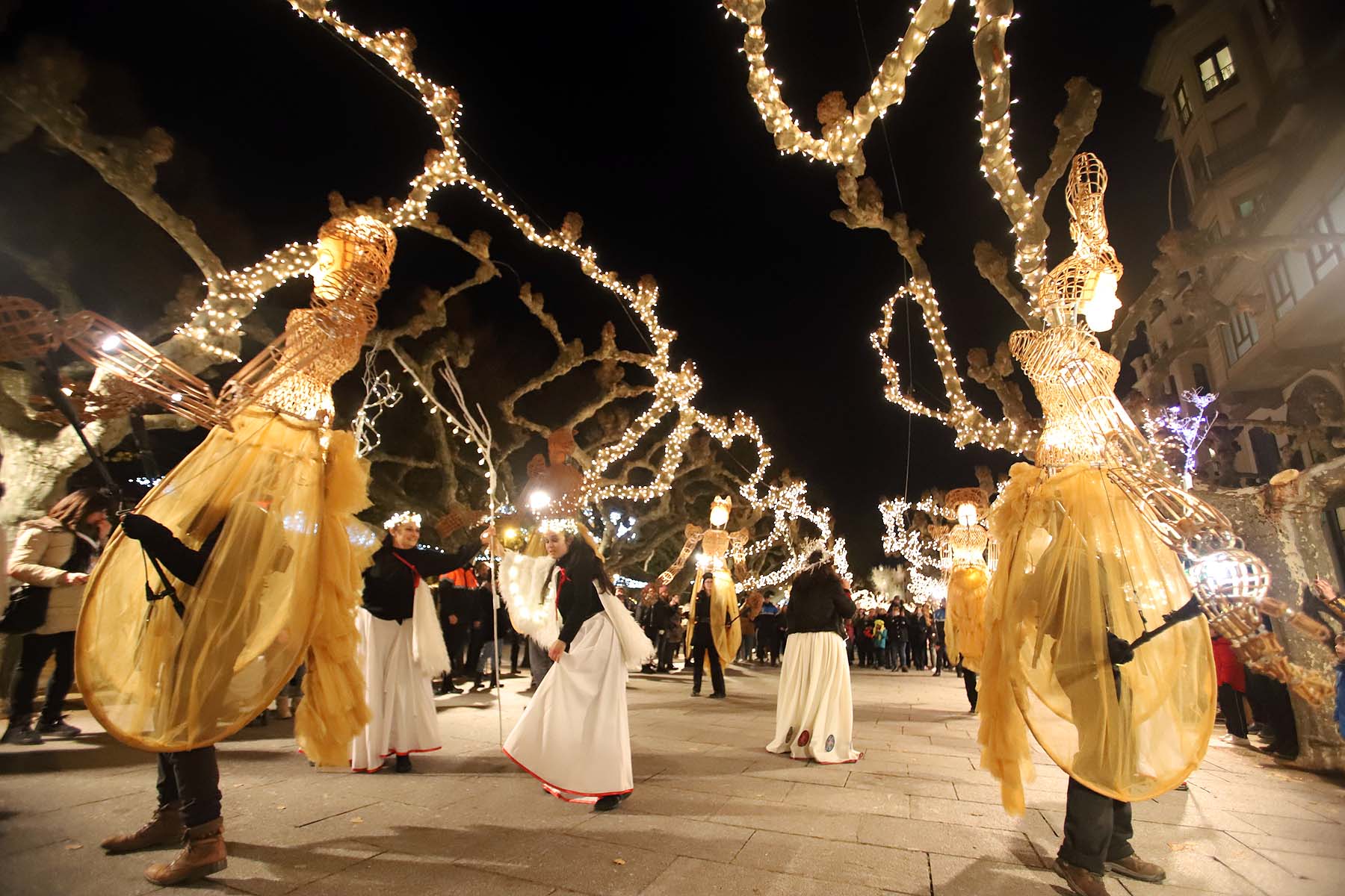 Fotos: Burgos da la bienvenida a la Navidad