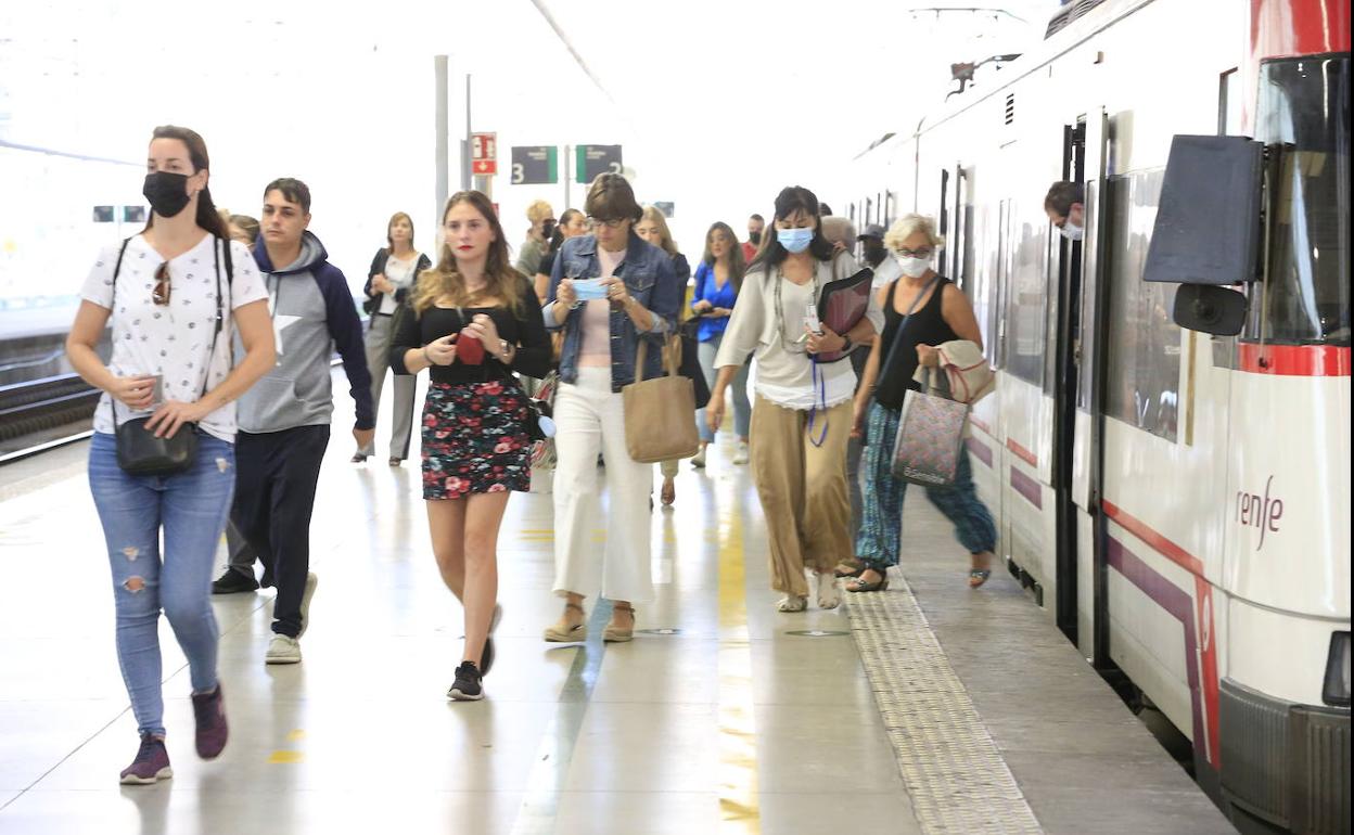 Renfe retira el abono y la fianza a los que reserven sin viajar tres veces