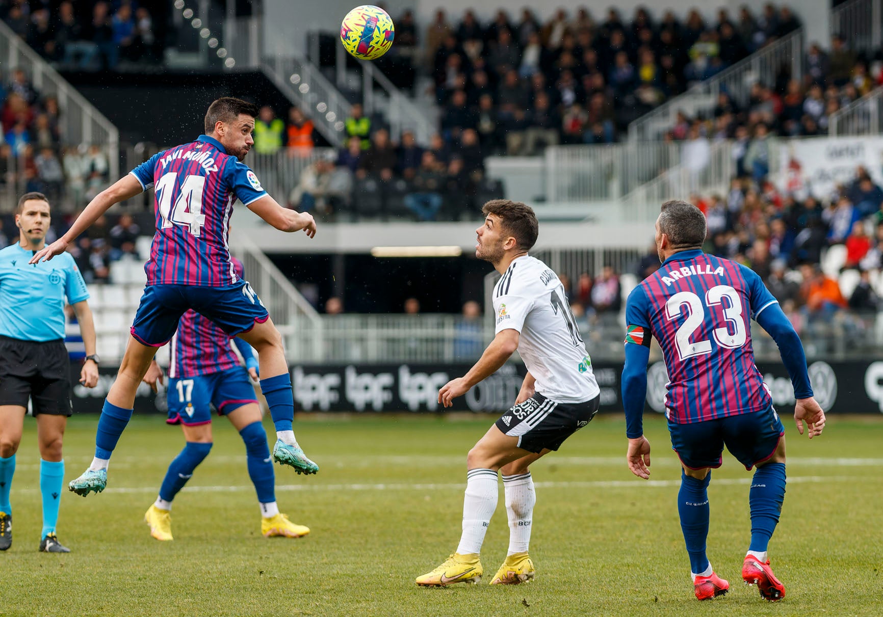 Fotos: El Burgos CF no puede con el Eibar que remonta y le deja sin liderato