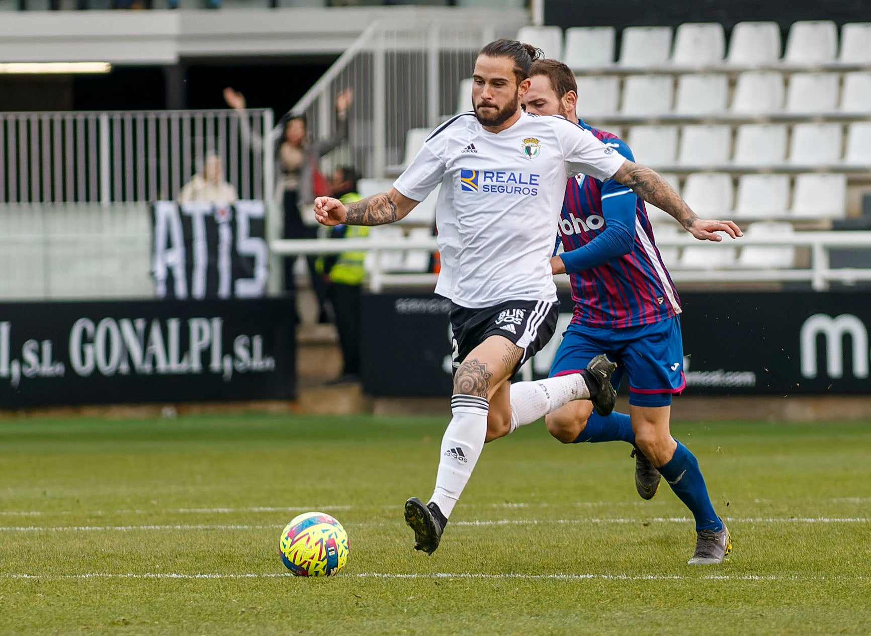 Fotos: El Burgos CF no puede con el Eibar que remonta y le deja sin liderato